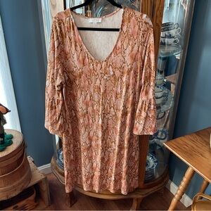 new directions Pink and Beige Snake-Print V-Neck dress XL